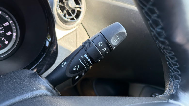 Hyundai i10 1.2 MPi Premium 5dr Auto Petrol Hatchback